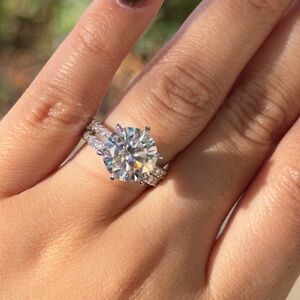 5ct big round Moissanite Diamond (6.1cttw) VVS1 D wedding ring set S925
